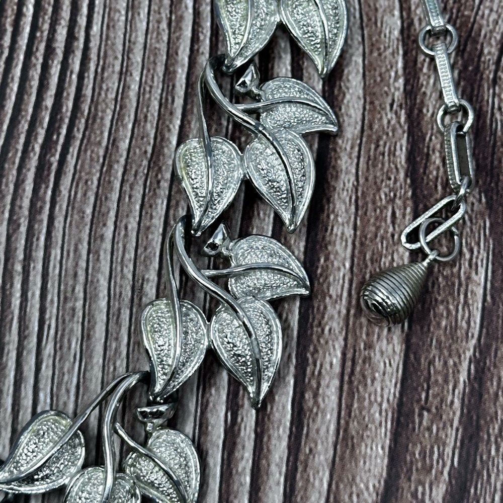 Coro Vintage Mid Century Silver Leaf Chocker​ - Picture 4 of 6